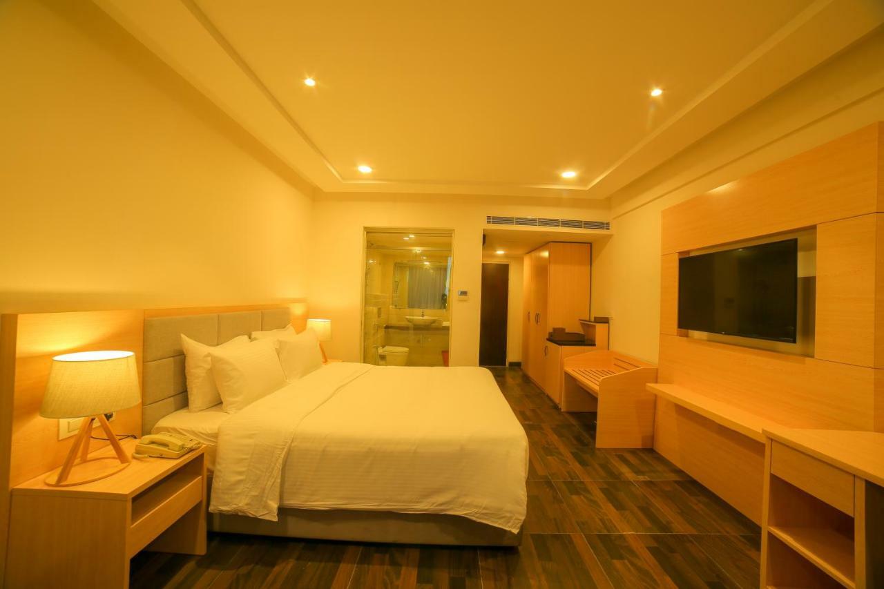 Bay View Hotel Vizag Visakhapatnam Exterior foto